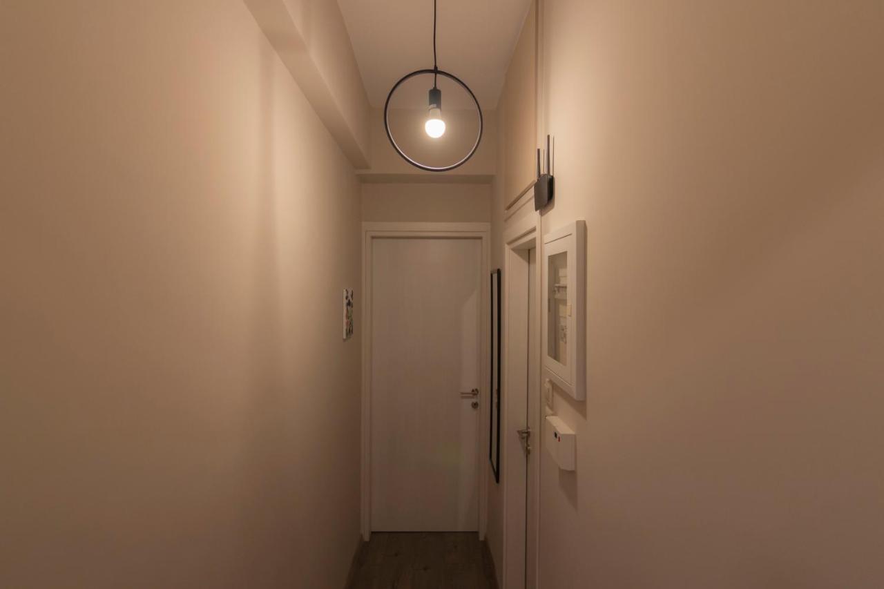 Luxury Apartment 10' From The Center! Athens Exterior photo