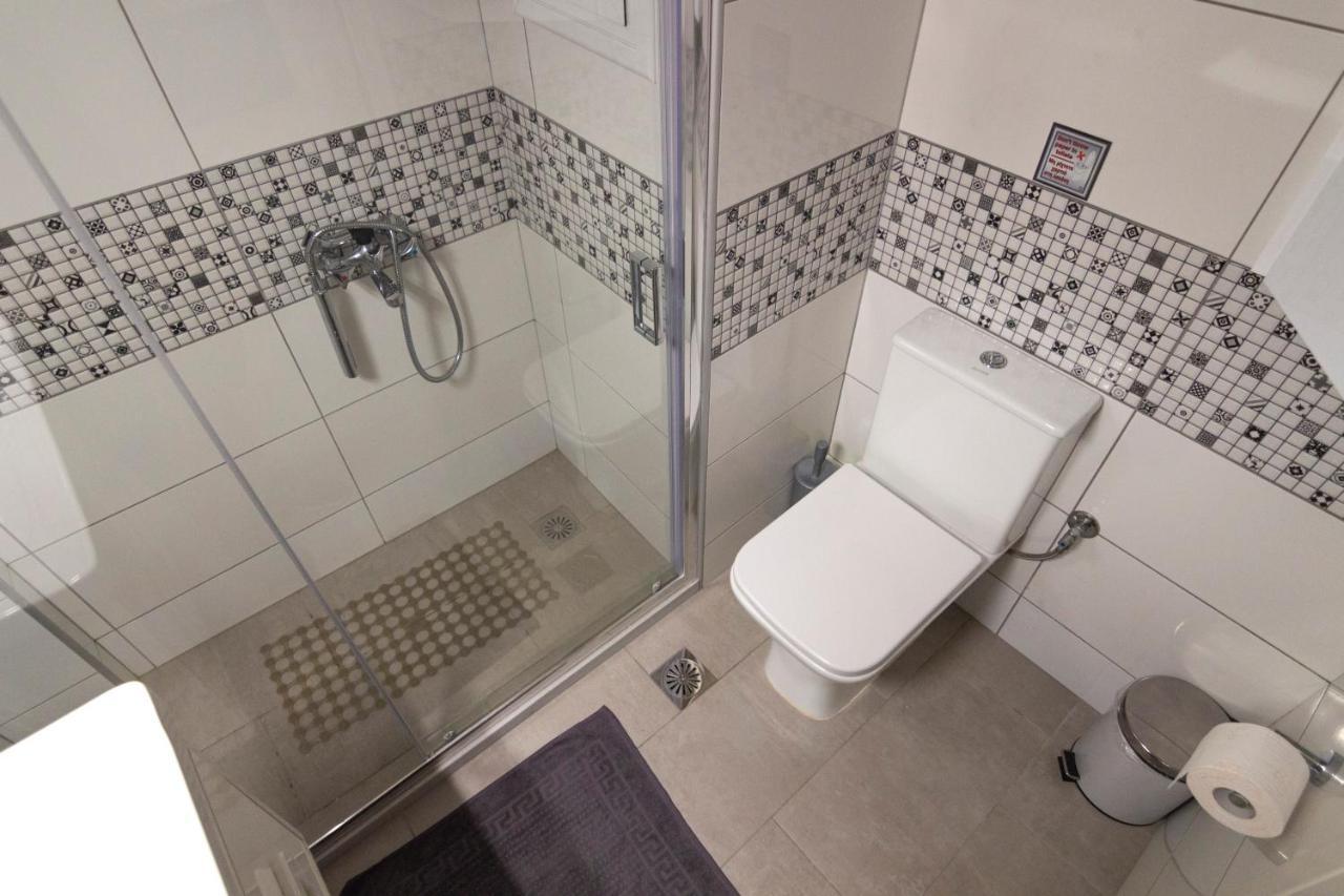 Luxury Apartment 10' From The Center! Athens Exterior photo